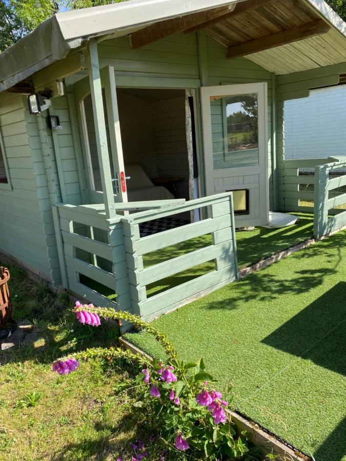 Holly Tree Cottage - 3 Bedrooms And Large Garden With Optional Glamping Double Outside Lymington Exterior photo
